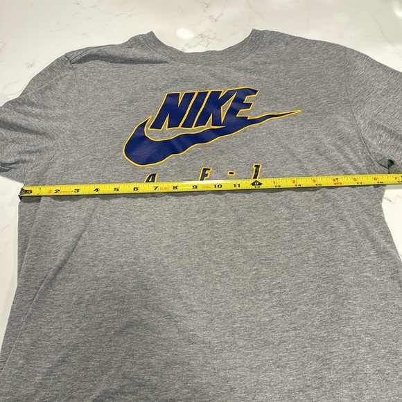 Men’s Nike Tee Shirt - Picture 4 of 7
